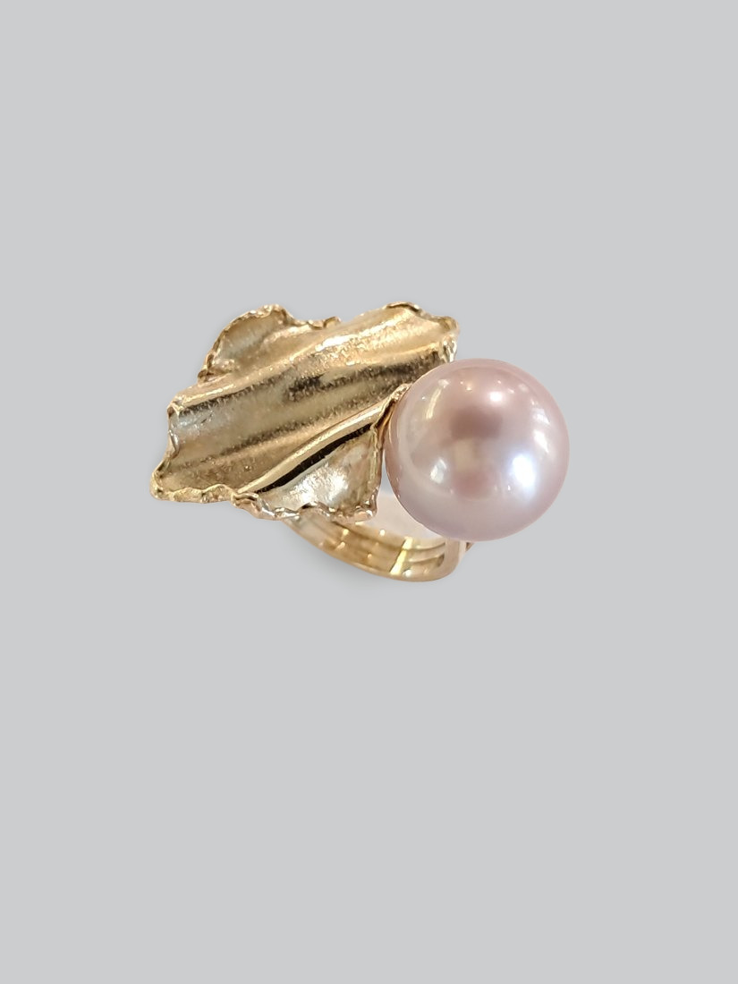 Anhänger · Gelbgold-Blatt mit Perle