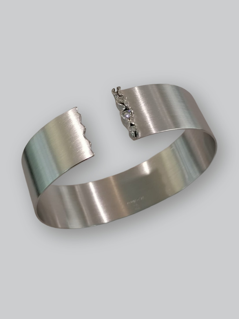 Armspange · Silber mit Brillanten
