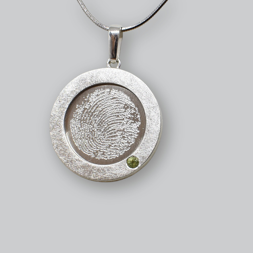 Silber · Fingerabdruck mit grünem Stein